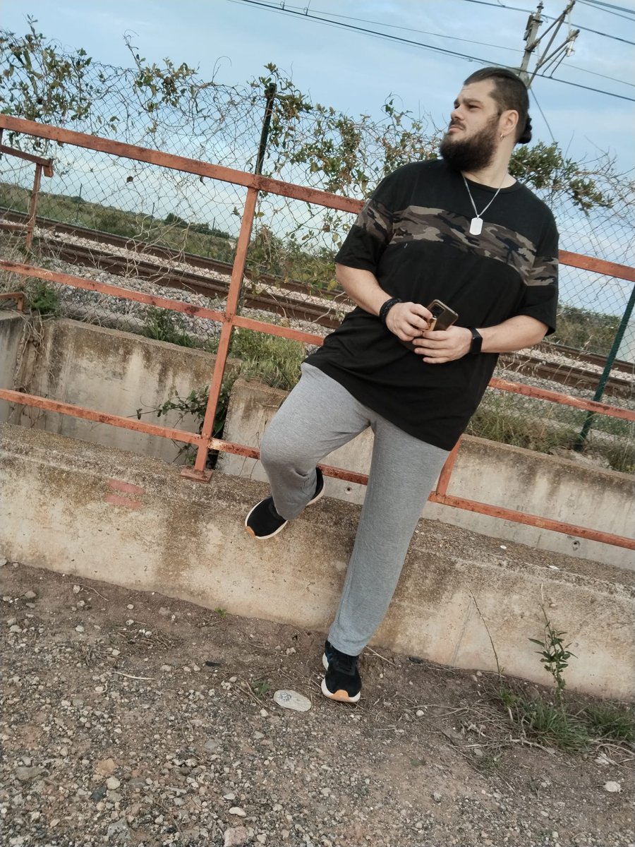 AngelySaras's tweet photo. Ya van -67 kg ya voy teniendo forma de persona jaja https://t.co/cuSdHd3bg0