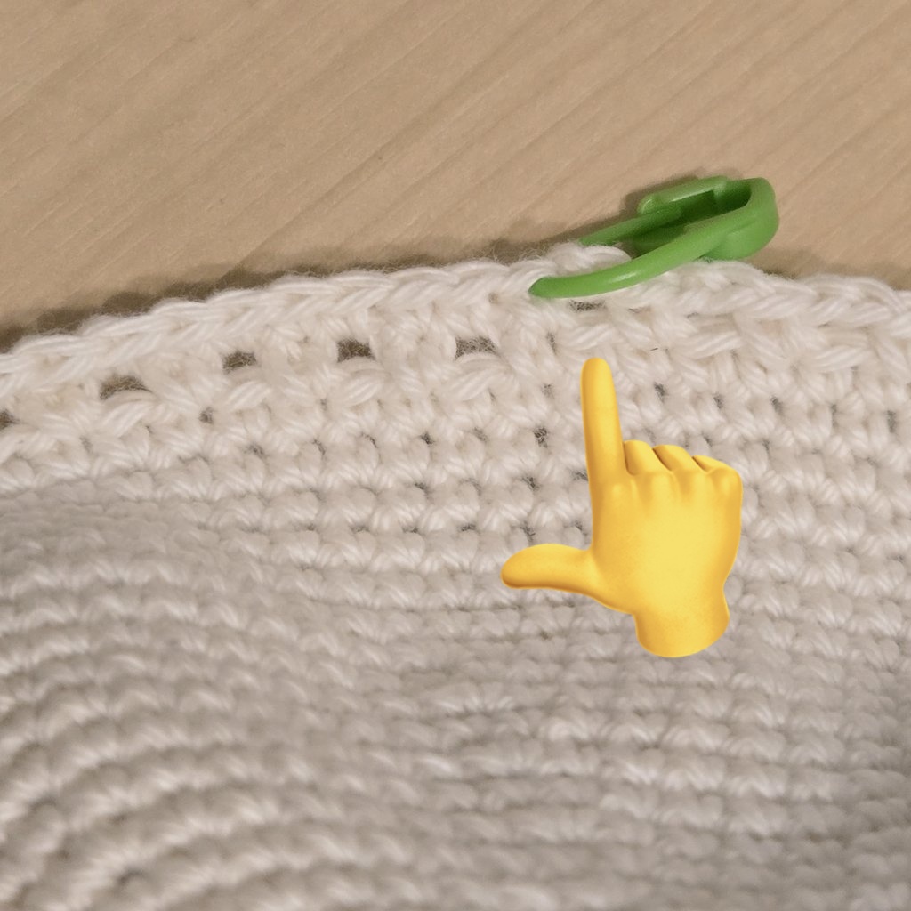 編み直してシンプルなデザインでここまできました🧶
立ち上がりなしでぐるぐるきたけど、立ち上がり無しだと模様編みがズレるのが気になって製麺にするかまた迷ってる🤦‍♀️