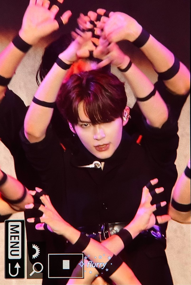 ✧ 𝘧𝘭𝘶𝘳𝘳𝘺 ･｡ * tweet media