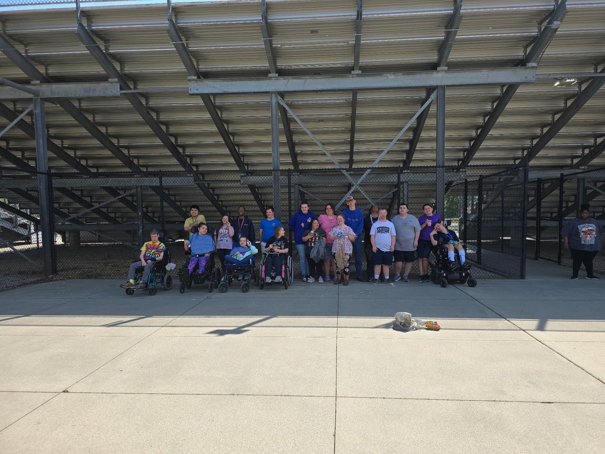 York1SPED's tweet photo. Friday, Ms Chappell-Walker’s class studied the effects of gravity with an egg drop experiment!  
#TheYorkWay https://t.co/j5LrKBb1MN