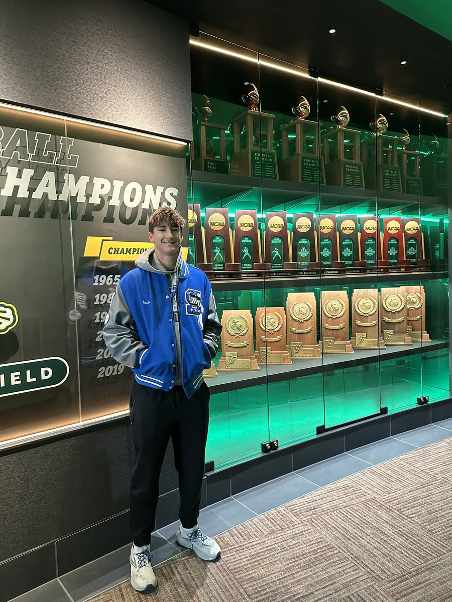 Nothing like a visit with the FCS champs! Thank you <a href="/MisterLilly/">Patrick Lilly</a> for the amazing visit!
<a href="/SCHSBulldogFB/">SC Bulldog Football</a> <a href="/BouchardFred/">Fred Bouchard</a> <a href="/6starfootballMO/">Six Star Football | MISSOURI</a> <a href="/sixstarfootball/">Six Star Football | PLUS+</a> <a href="/MidMOHSFB/">Mid-Mo HS Football</a> @MidRecruiting <a href="/CoachGrantOlson/">Coach Grant Olson</a> <a href="/CoachMoonen/">Tony Moonen</a> <a href="/DavidWienke15/">David Wienke</a> <a href="/JoeBeschorner/">Joe Beschorner</a> <a href="/NickGoeser/">Nick Goeser</a> <a href="/CoachDKlieman/">Devin Klieman</a> <a href="/CoachTimNDSU/">Tim Polasek</a>
