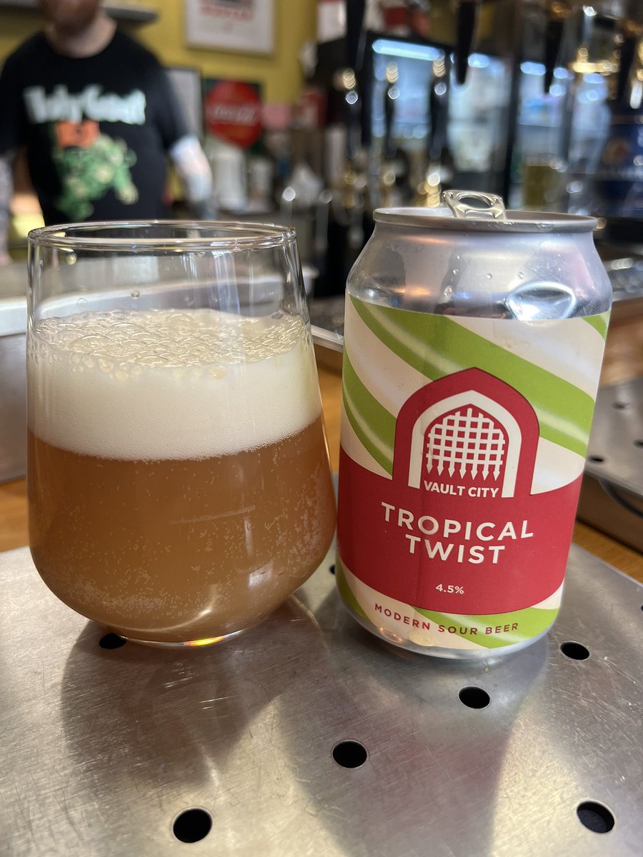 BadgerKub's tweet image. Taste just like a twister #sour #beer