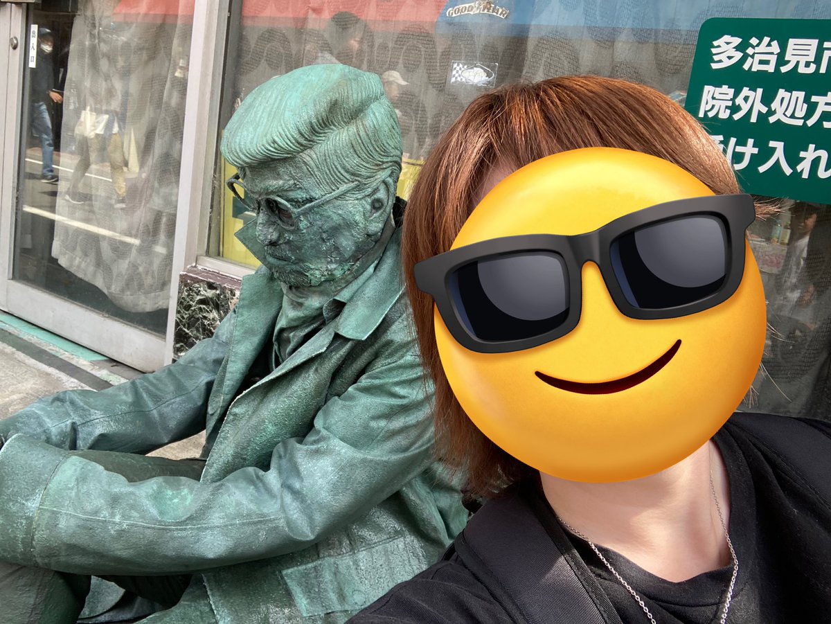 _shino_46's tweet photo. ガチプライベートで遊びに行ってました！
何気にゆっくりC.Cさんのパフォーマンス見たことないな🤔と。

この距離感でも質感すごすぎて感動…
しばらく遠巻きでも観察してました👀

なにみてるのさんは…ホントになにみてるの？？ww

2体見てまたスタチューやりたい欲が出たかも。ちょっとだけ！ね！ https://t.co/ev8rxnvB7R