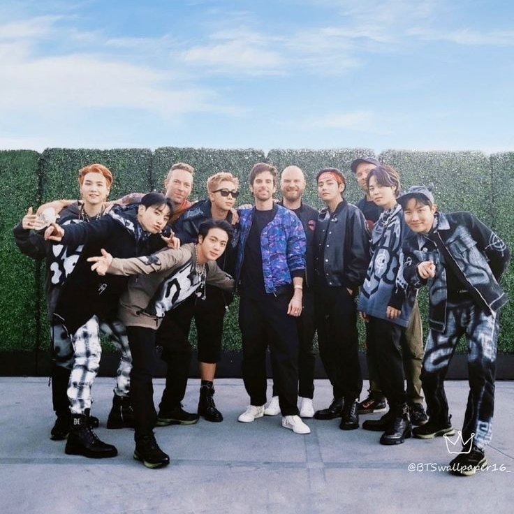 mhereonlyforbts's tweet photo. Chris Martin saying "Coldplay is the second best band in the world, BTS maybe number one” made me think how bts when they debuted didn't have any senior in the industry who cared for them and how coldplay, someone who always admired, was the first ever senior band who showed genuine respect towards them. Im glad bts found real and genuine friends like them🥹🫶