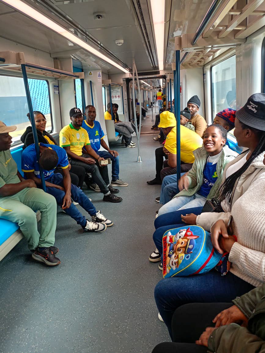 PRASA_Group's tweet photo. Shoutout to our awesome supporters for riding with us to the gameโliterally! Now letโs bring the vibes and back Mamelodi like never before. Letโs make it loud, letโs make it proud ๐ฟ๐ฆ
#Sundowns #SUNASC #TotalEnergiesCAFCL #RabatsenaGape https://t.co/sMqm9oqQTp