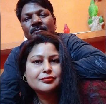 पहले सास अपने दामाद संग भागी थी मगर इस बार मामला थोड़ा अलग है, इस बार सास दामाद के पिता यानि समधन, समधी के साथ भाग गई है...

मामला उत्तर प्रदेश के बदायूं ज़िले का है। यहाँ पर एक महिला ने अपनी बेटी की शादी की तो उसके दामाद का बाप यानि उसका समधी उसे पसंद आ गया।

फिर क्या था, वह