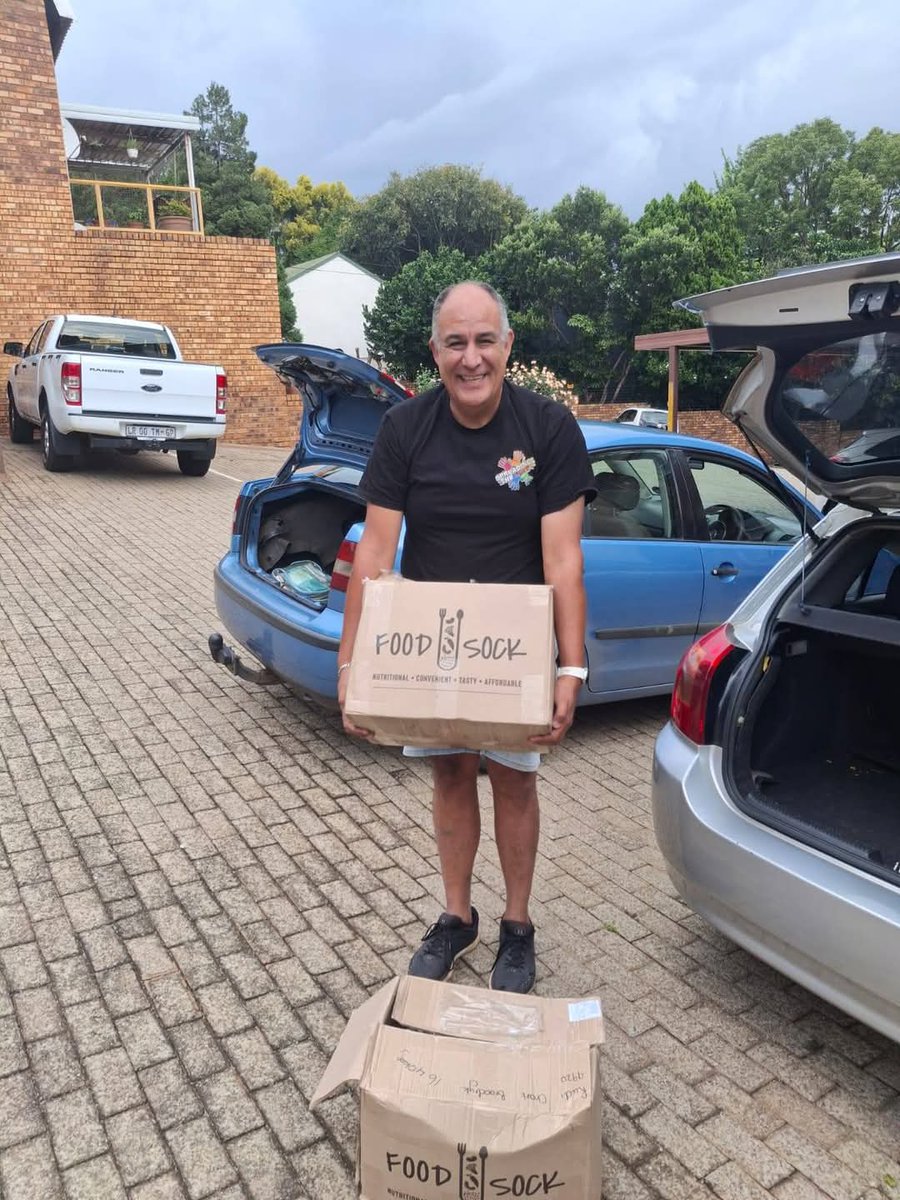 FoodsockE77295's tweet photo. Another big FoodSock drop!
Thanks to @bovestwealth  we delivered enough FoodSocks for 640 meals to Spreading the Love NPO in Danville, Pretoria — feeding kids &amp; families in need.
Want to help? Email: foodsockge@gmail.com
#FoodSock #EndHunger #SpreadLove https://t.co/LttJF4SFQh