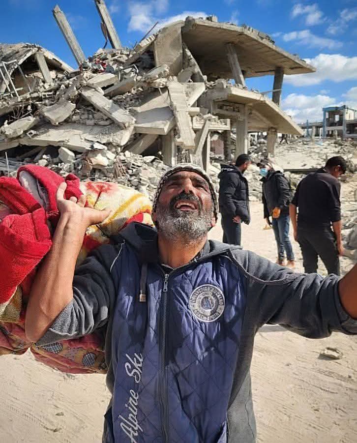 Please don’t skip this when u see it and donate to my campaign, we need help in Gaza it’s the only way for us to survive this war this is our only income and I need to buy food and provide water for my family to survive, we’re sick of the life of tents 🙏🏻gofund.me/06eff40a