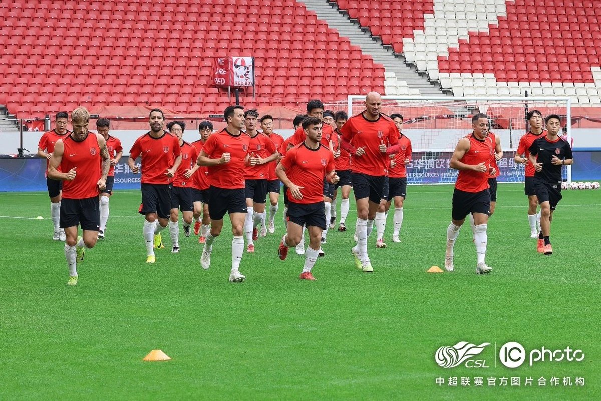 RCFCBRASIL's tweet photo. no dia 19 de abril, o Chengdu Rongcheng fez seu último treinamento se preparando pro jogo de amanhã contra o Shanghai Port
#chengdubettercity #timchow #romulosilva #timolestchert #yahavgurfinkel #deerjiaduo #chengdurongchengfc https://t.co/HtE4Uq3I13