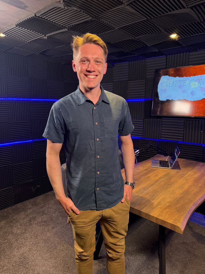 charlieebentley's tweet photo. Had a wonderful recording my first ever podcast appearance on #CreativeConversations.

Thank you to my lovely friend Sophia Gray for being the best host. https://t.co/igZ7jbw7cE