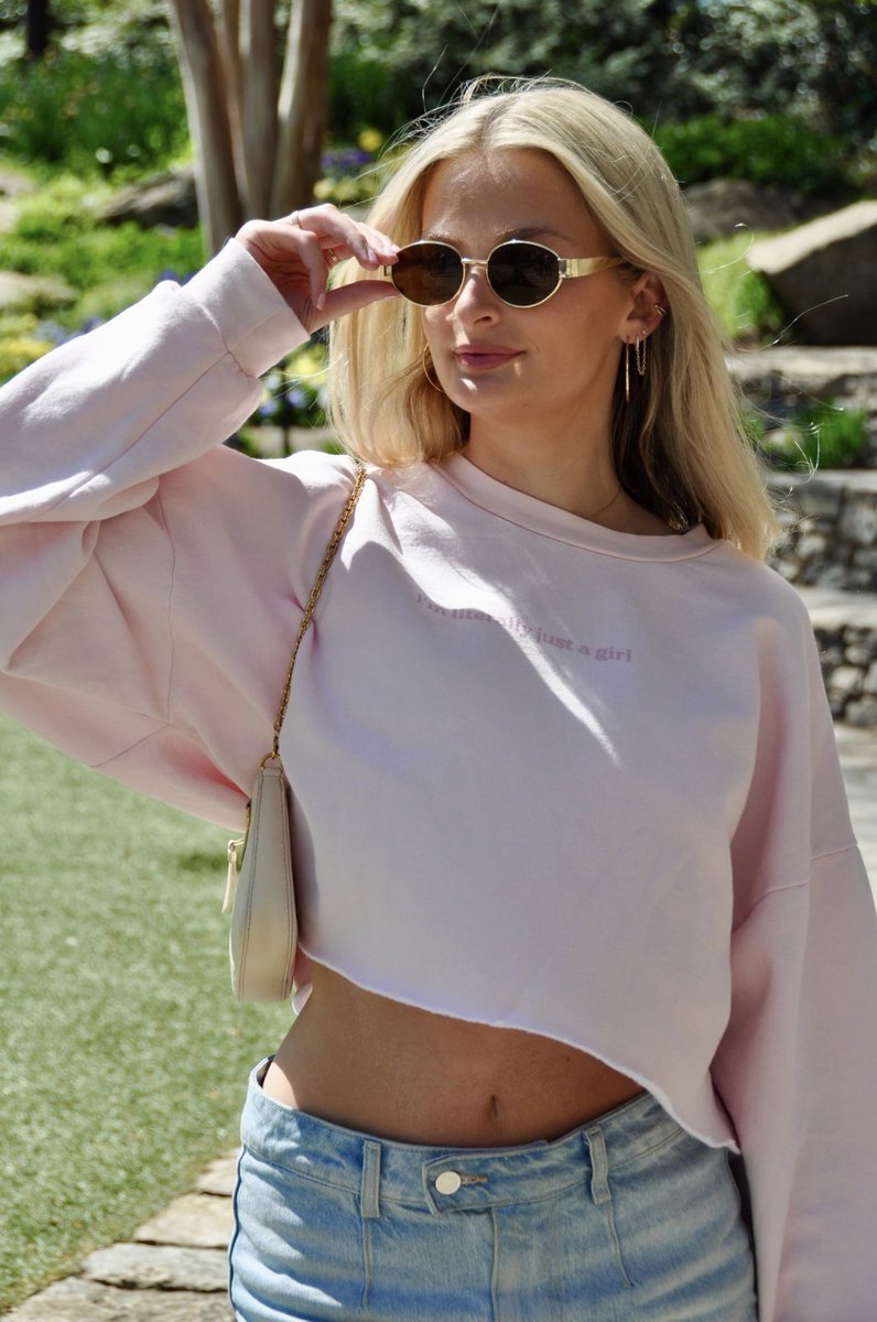 OleMissChicks's tweet photo. NEW MERCH!! Y’all need this because you are literally just a girl 💅🏻

https://t.co/UitBcsof87 https://t.co/5mzXsNSjxh