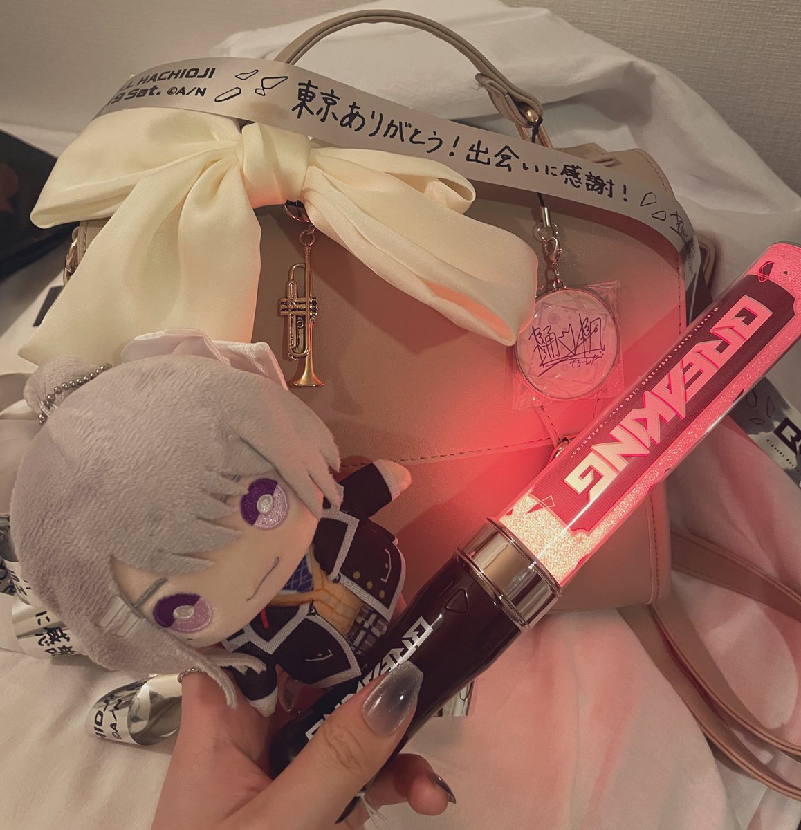 まっっっじで最高すぎた
最後のでろーんの言葉で涙が止まらなくなったよ😭😭
樋口楓を生き甲斐にこれからの人生頑張ります

次ライブあったらまた絶対行く！！！8月の神戸も応募するぞ！！