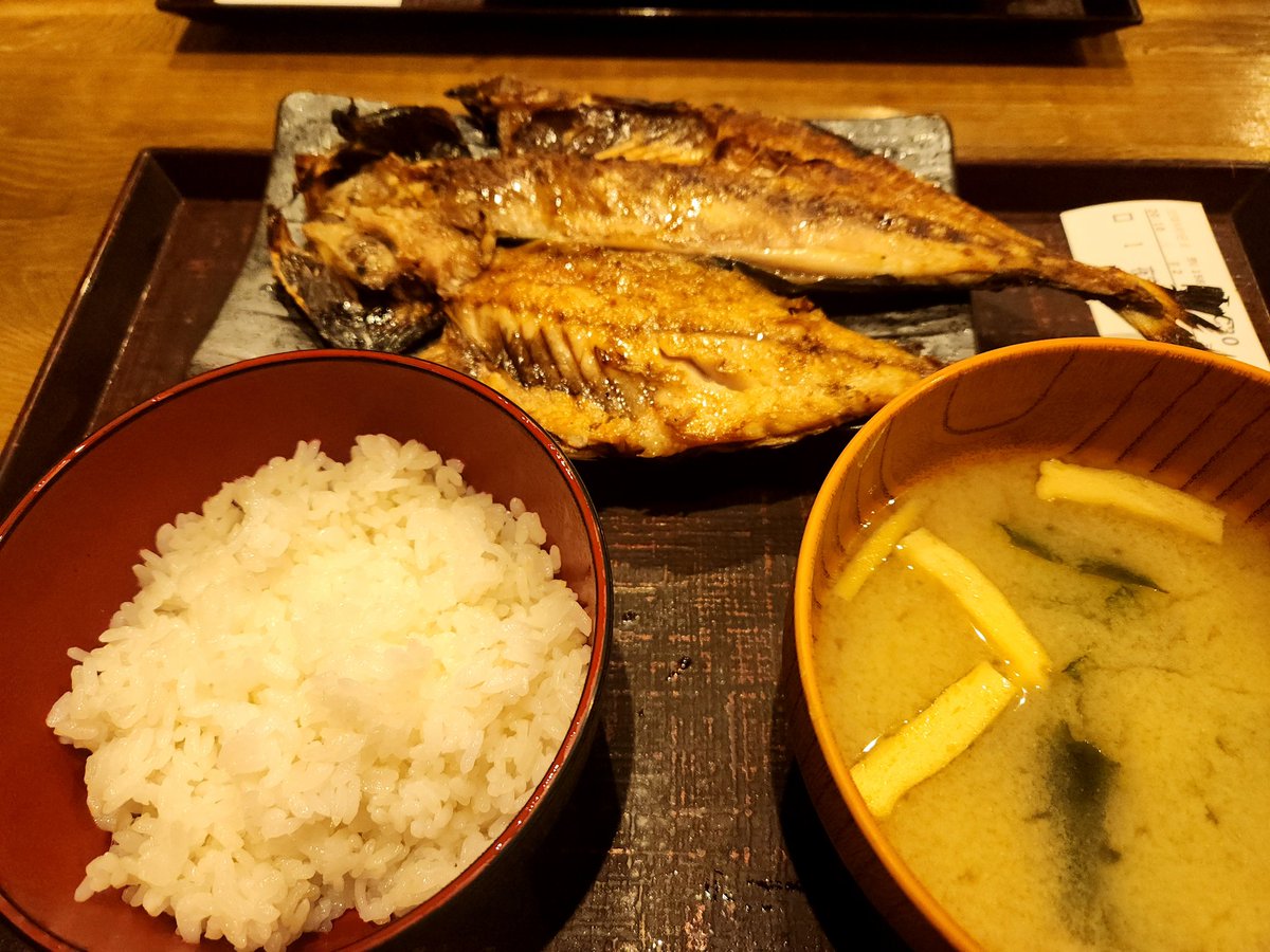 t_o_u_y_a07's tweet image. 友達と中野でパン買って、両国でちゃんこ食べて、秋葉でお魚食べて…お腹いっぱいな１日😋
さあ、茨城に帰ろう😌
#preference