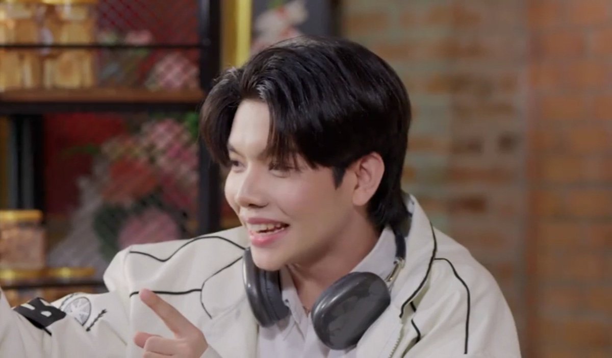 WD_BB25V's tweet photo. คุณน่ารักมากจนฉันตกหลุมรักคุณอีกครั้ง💕💕
#บันทึกลับรักฉบับผี
#SecretGhostTheSeries
#BUGDanuphop @BUGDanuphop https://t.co/I9jXvffHhj