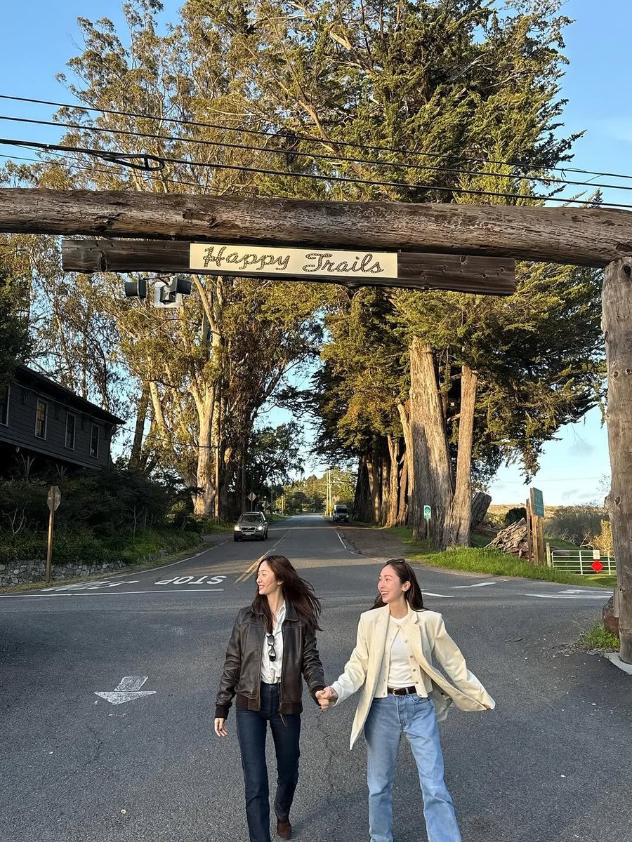 울언니...😇😇😇happy birthday 👯‍♀️💗  instagram.com/p/DIlOyVyShNj/…