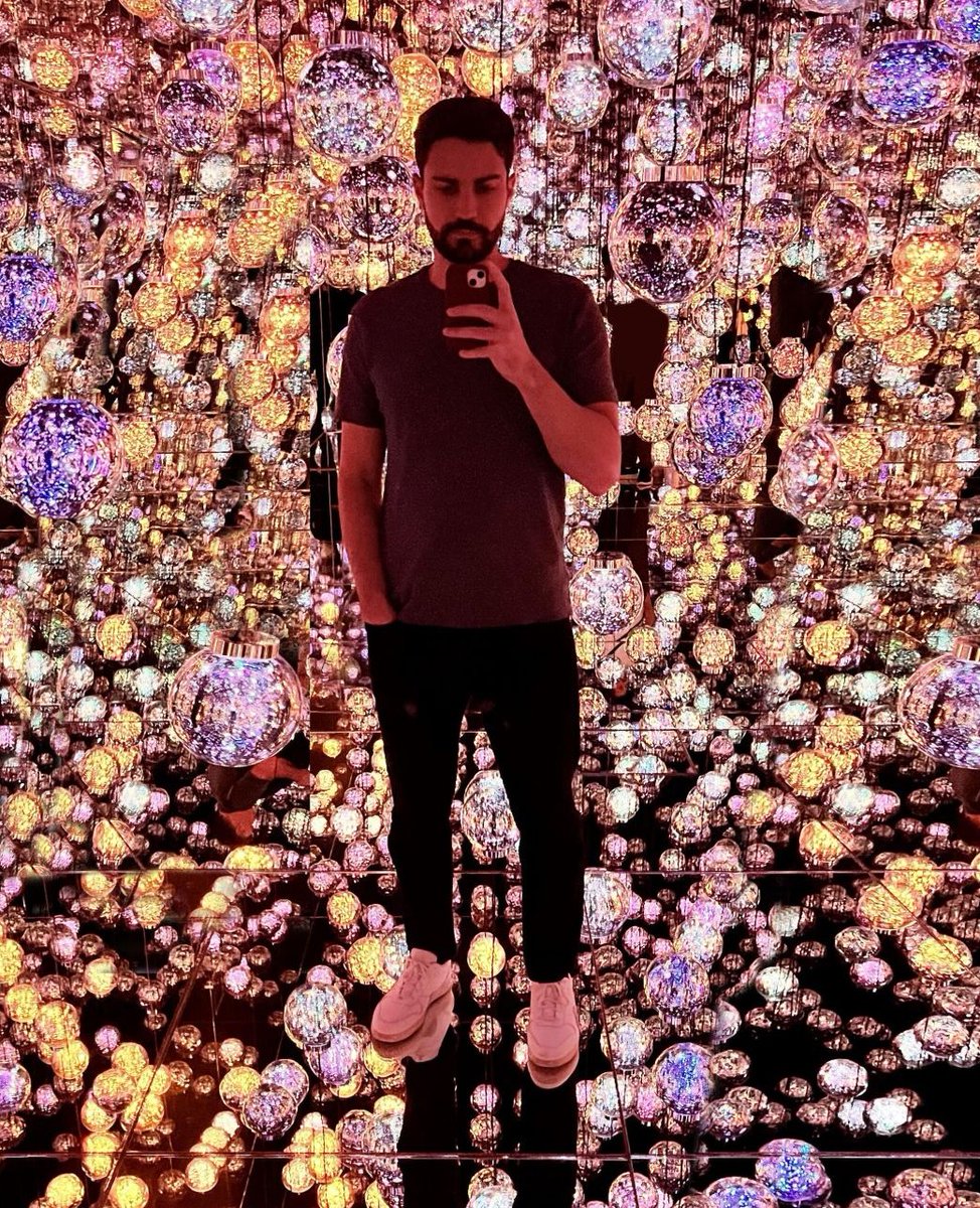 charlesmiller_7's tweet image. Lot of new followers recently.
So let me tell my story again.
Here's how I turned my hobby (writing) into a $1,000+ per day income that only requires about 10 hours of work every week: