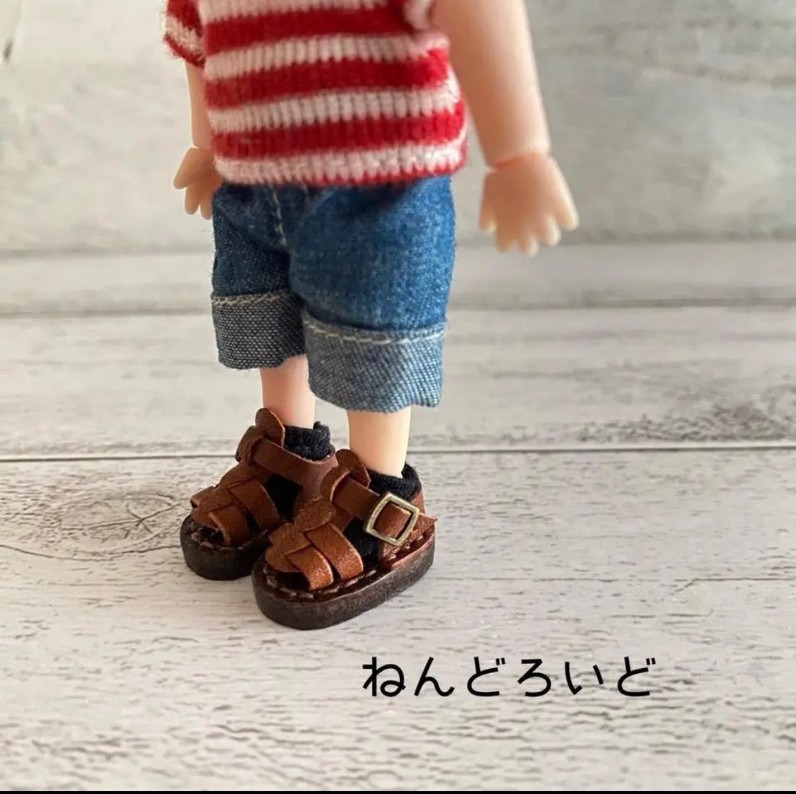 hitotsu_mini's tweet photo. グルカサンダルオーダー始めました✨ オビツ11&amp;ミディブライスデフォルトボディには素足でぴったり履くことが出来ます。ねんどろいど、ポプマさんには靴下着用で履けます。ご興味がございましたらプロフィールリンクからminneをチェックしてみて下さい！🎁minneクーポン配布中♪＃オビツ11 https://t.co/wihGmu9EzF