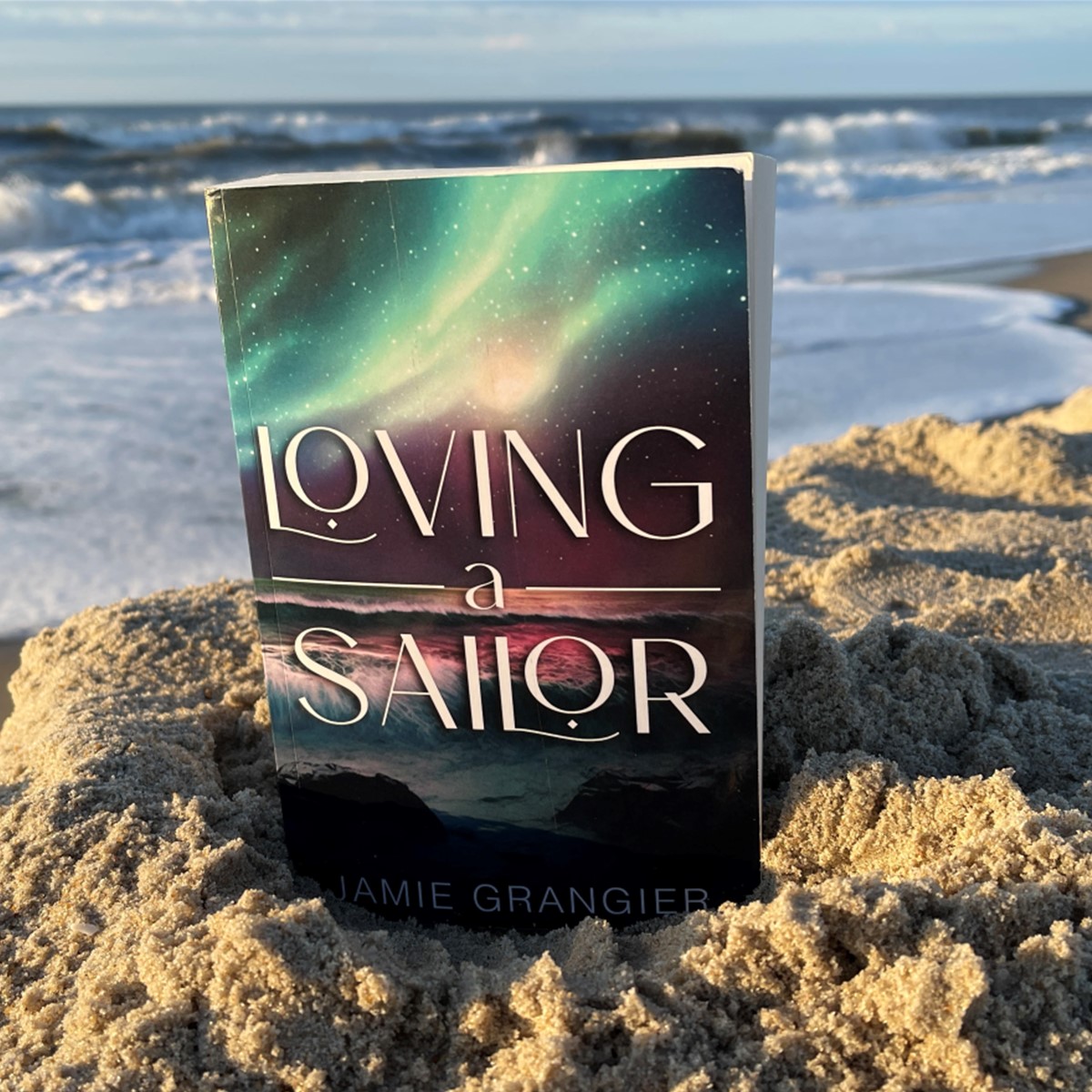 ROMANCE READERS: Joel’s Navy uniform + Portia’s thigh-high leather boots = 🔥 Loving a Sailor is available in multiple formats. amazon.com/Loving-Sailor-… #Author #Romance #RomanceReader #WritersLift #RomanceBook #SteamyRomance #SpicyRomance #BookTwitter #SeasideRomance