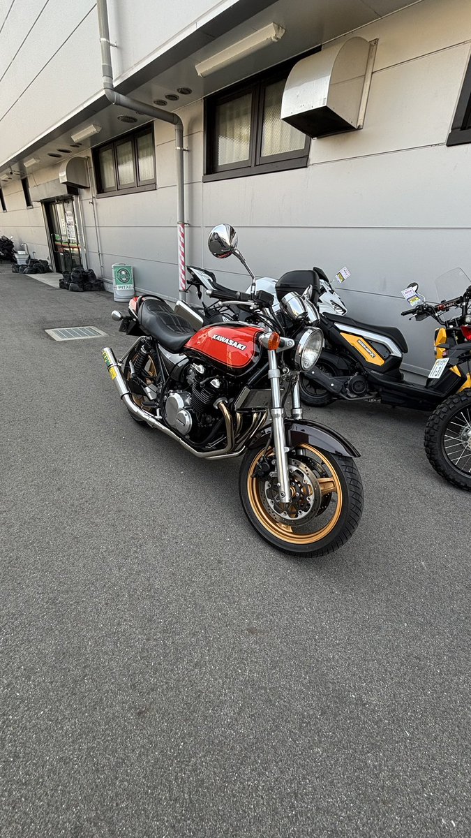 BofuVTR's tweet photo. #Kawasaki
#ゼファー750 
軽い車体に使いやすいパワー感。
そして何より空冷4気筒の音！！
何台も乗り継いだけど行き着いた最高の一台！ https://t.co/ioHf7uKEz0