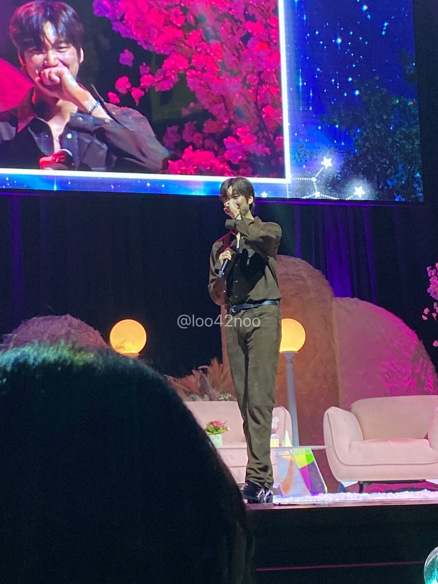 왤케 부끄러워 하셔🤤