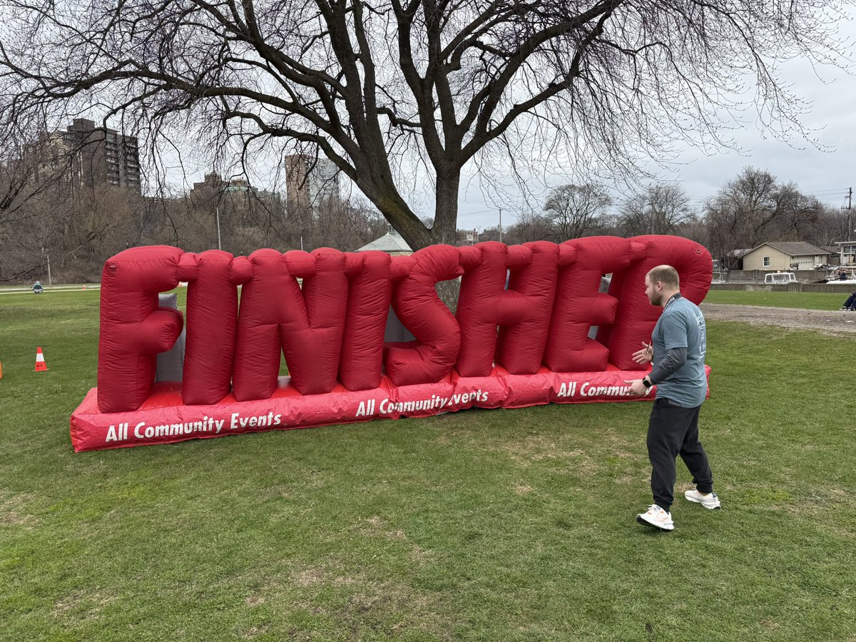 mpsimon's tweet photo. Let’s go Andrew!! #brewcitymarathon https://t.co/1KsRaF3cPB