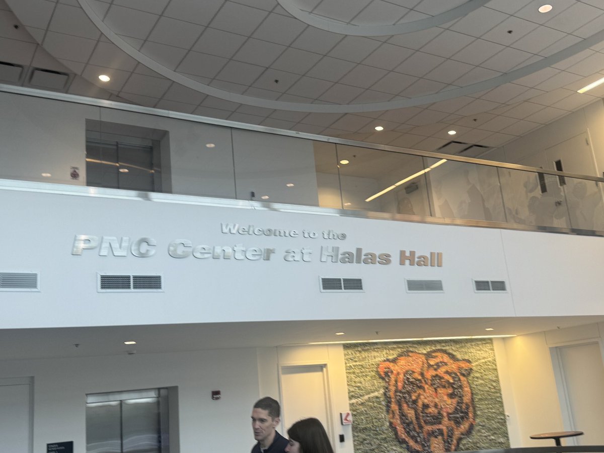 NateHammond6's tweet photo. One of my favorite days of the year!  Coaching certification at Halas Hall with #usafootball https://t.co/01iFokkHld
