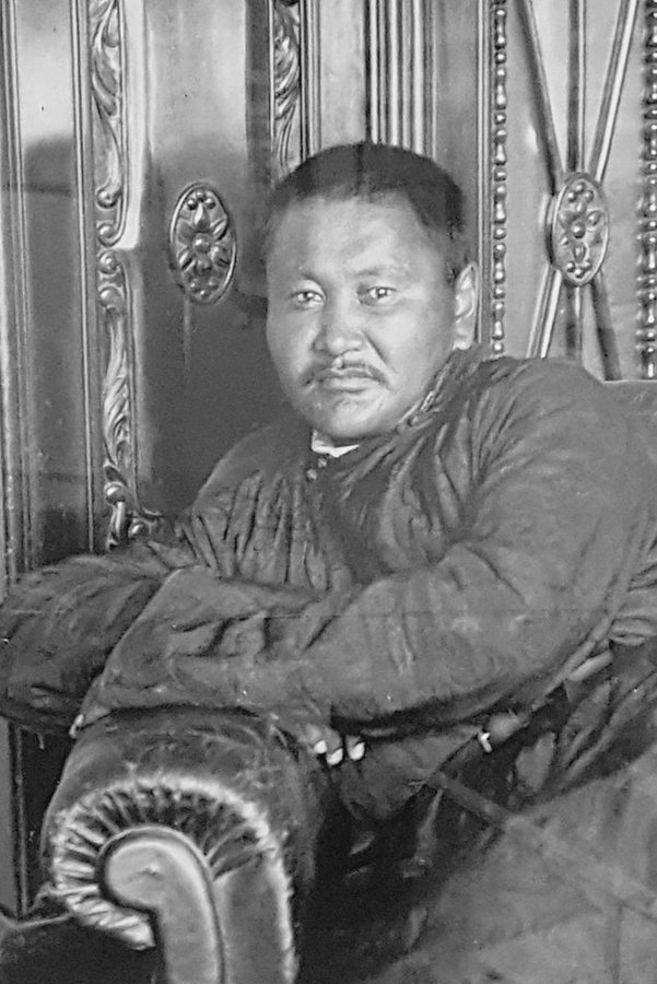 Монгол улсын 9дэх ерөнхий сайд Пэлжидийн Гэндэн.

П.Гэндэнг 1937 оны арваннэгдүгээр сарын 26-нд буюу улс тунхагласны баярын ойн өдөр буудаж хөнөөсөн байна.