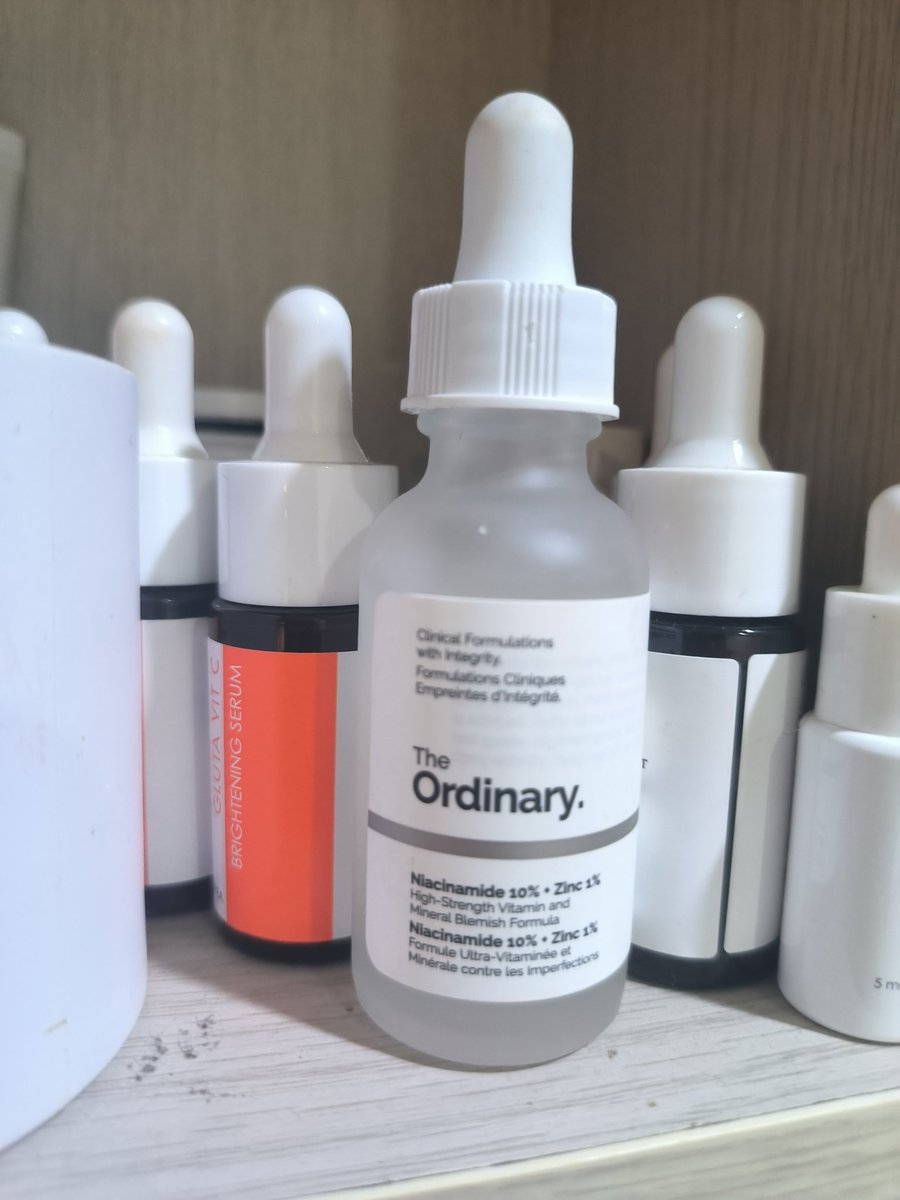 Moohanzuzu's tweet photo. วันนี้จะมารีวิวสกินแคร์ที่ใช้ประจำ
STEP 1 เปิดด้วย Niacinamide 10% + Zinc 1% ของ The Ordinary ตัวนี้เลย
ช่วยเรื่องรอยสิว ผิวมัน ความชุ่มชิ้น
รูขุมขนดูละเอียดขึ้น ผิวเนียนแบบไม่รู้ตัว

https://t.co/UQy14V40Z0

#โหนกระแส #โตโน่ #ณิชา #มายด์ #ของดีบอกต่อ #ช้อปปี้แฟชั่น https://t.co/fXLVHnN2UQ