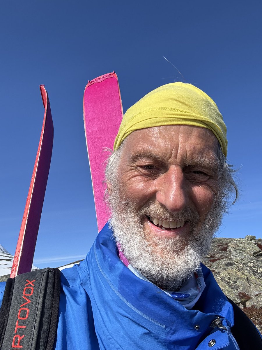 HCHolmberg1's tweet image. Easter Eve / Holy Saturday, April 19, 2025 - Storulvån, Western Jämtland, Sweden:
Ski mountaineering ascent to Getryggen peak (1382 m ASL), savoring the spring winter.
#skimo #snow #getryggen #vårvinter #springwinter #jämtland #SFAIM #träning #träningsglädje #exercise