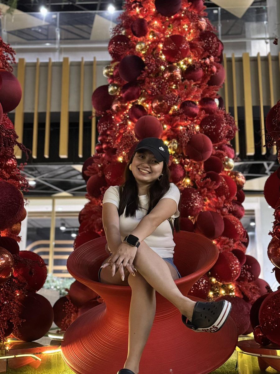 yllahtuts's tweet photo. @caseyy_sol 47

Okay same sa damit ko last monthsary. Newly discovered Opus and one of our faves now. Plus ang ganda talaga ng Christmas tree nila @caseyy_sol https://t.co/Iz5tRlM51K
