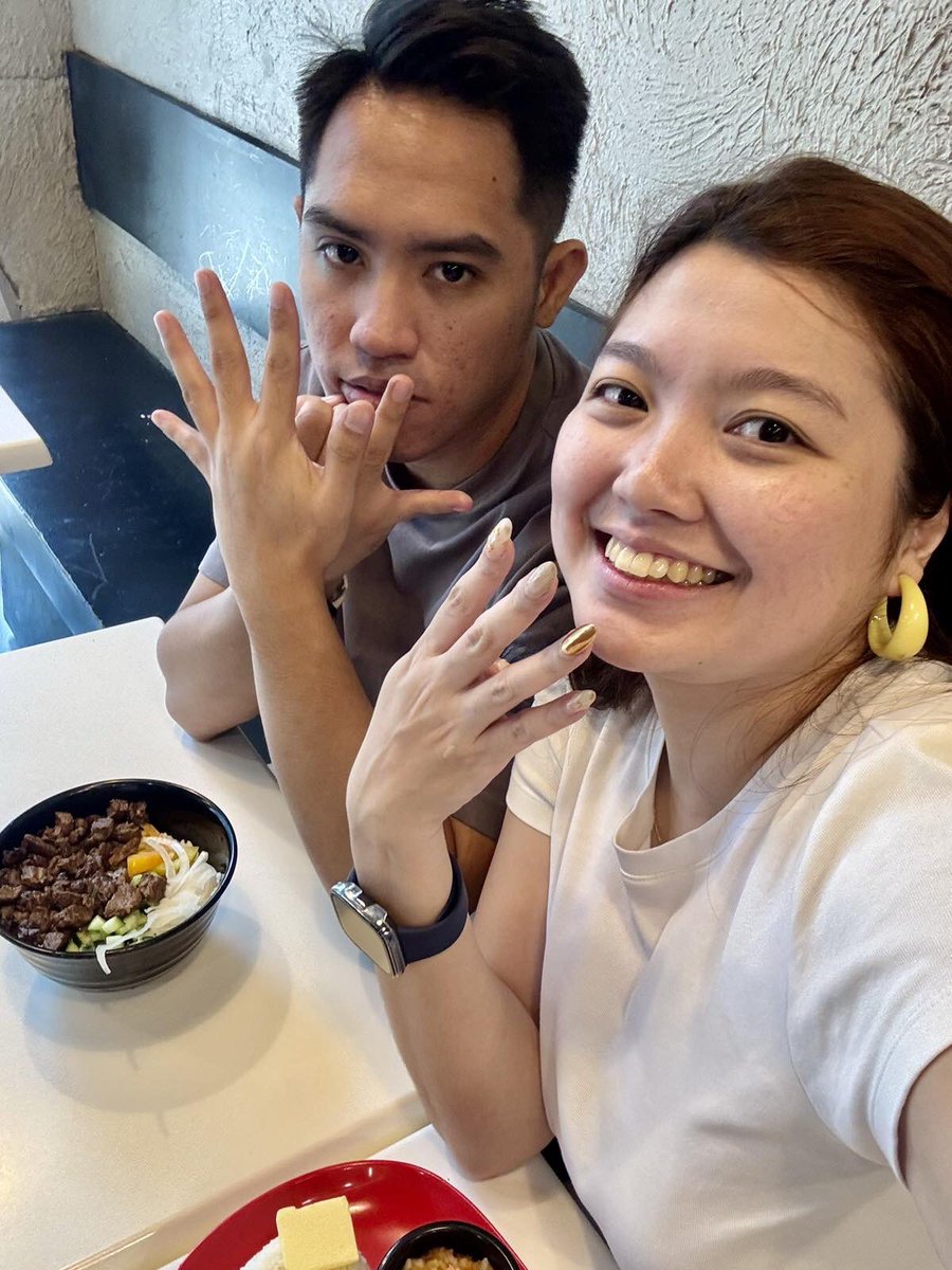 yllahtuts's tweet photo. @caseyy_sol 47

Okay same sa damit ko last monthsary. Newly discovered Opus and one of our faves now. Plus ang ganda talaga ng Christmas tree nila @caseyy_sol https://t.co/Iz5tRlM51K