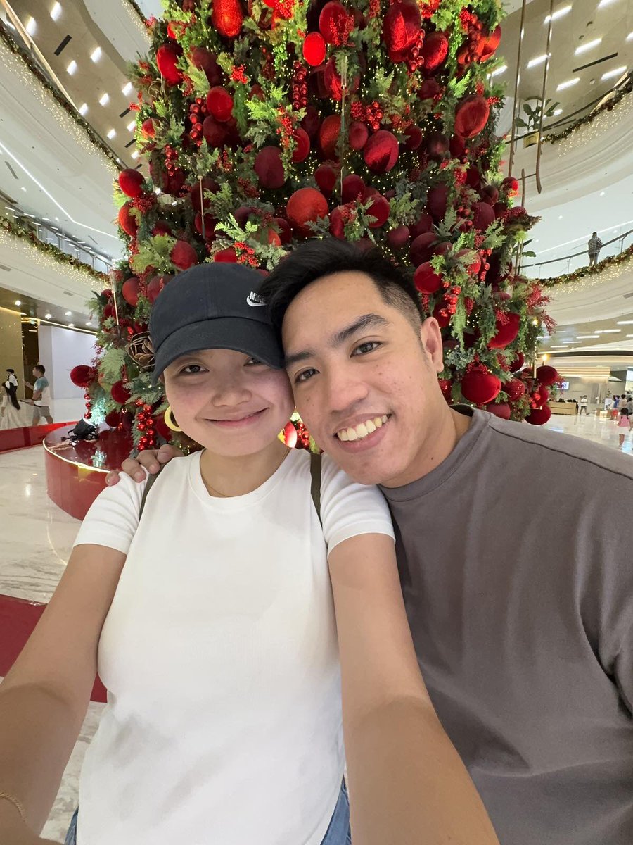 yllahtuts's tweet photo. @caseyy_sol 47

Okay same sa damit ko last monthsary. Newly discovered Opus and one of our faves now. Plus ang ganda talaga ng Christmas tree nila @caseyy_sol https://t.co/Iz5tRlM51K