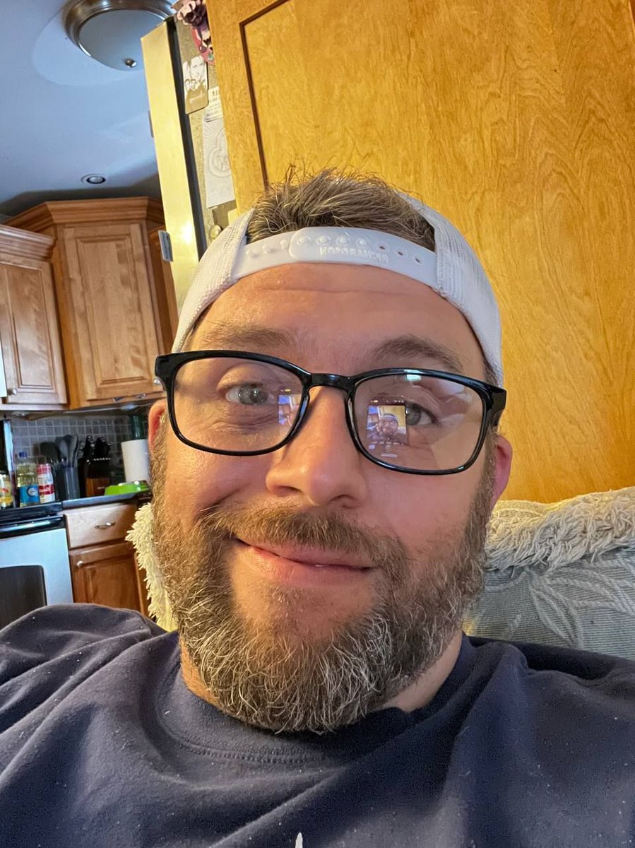 JDubsArts's tweet image. What if a robot had an existential crisis... and it was beautiful?
💥 Preorder Bolt Voltage now on Amazon and explore the emotional code of survival.
#ArtBook #IndieAuthor #AmazonPreorder #GraphicNovel