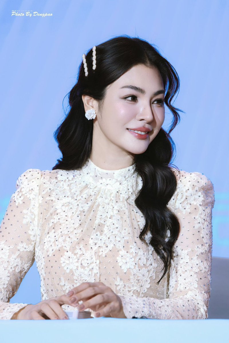 wannisa_opor's tweet photo. วันนี้คุณเค้าสวยทุกลุคเลยนะคะ✨🌻💛
คนเก่ง เก่งมาก สวยมากๆ👏🫶🏻

FAYE IN NANNING DAY1
#PerayaFMinNanningD1
#FayePeraya https://t.co/YYuUATcxpb
