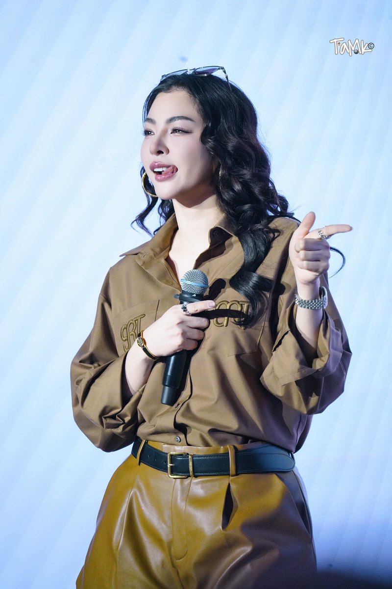 wannisa_opor's tweet photo. วันนี้คุณเค้าสวยทุกลุคเลยนะคะ✨🌻💛
คนเก่ง เก่งมาก สวยมากๆ👏🫶🏻

FAYE IN NANNING DAY1
#PerayaFMinNanningD1
#FayePeraya https://t.co/YYuUATcxpb