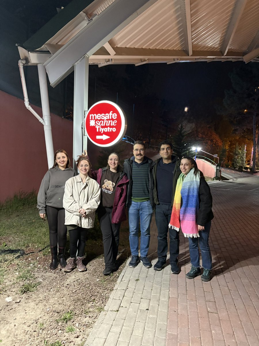“Kara Kutu” oyunumuzu Ankara’da ağırlayan <a href="/MesafeSahne/">Mesafe Sahne</a>’ye çok teşekkür ederiz✌️

Sahnenin seyircisi bol olsun!
