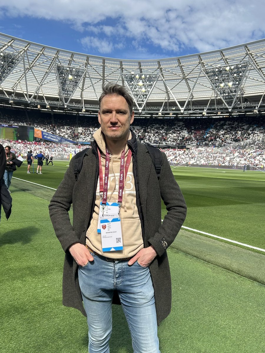 A great day at West Ham United today raising awareness of #testicularcancer today with the DT38 charity in memory of <a href="/Dylantombides/">WeAreDT38</a> ❤️

#WeAreDT38