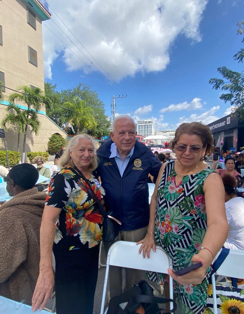 PAofMiami_Dade's tweet photo. 🙏 Honored to spend part of #GoodFriday at The Caring Place @No1isHomeless with residents and community leaders.

💛 Always committed to serving the most vulnerable with compassion and dignity.

#MiamiDadeCares #PublicService #EasterWithPurpose https://t.co/27LmVVFbbV