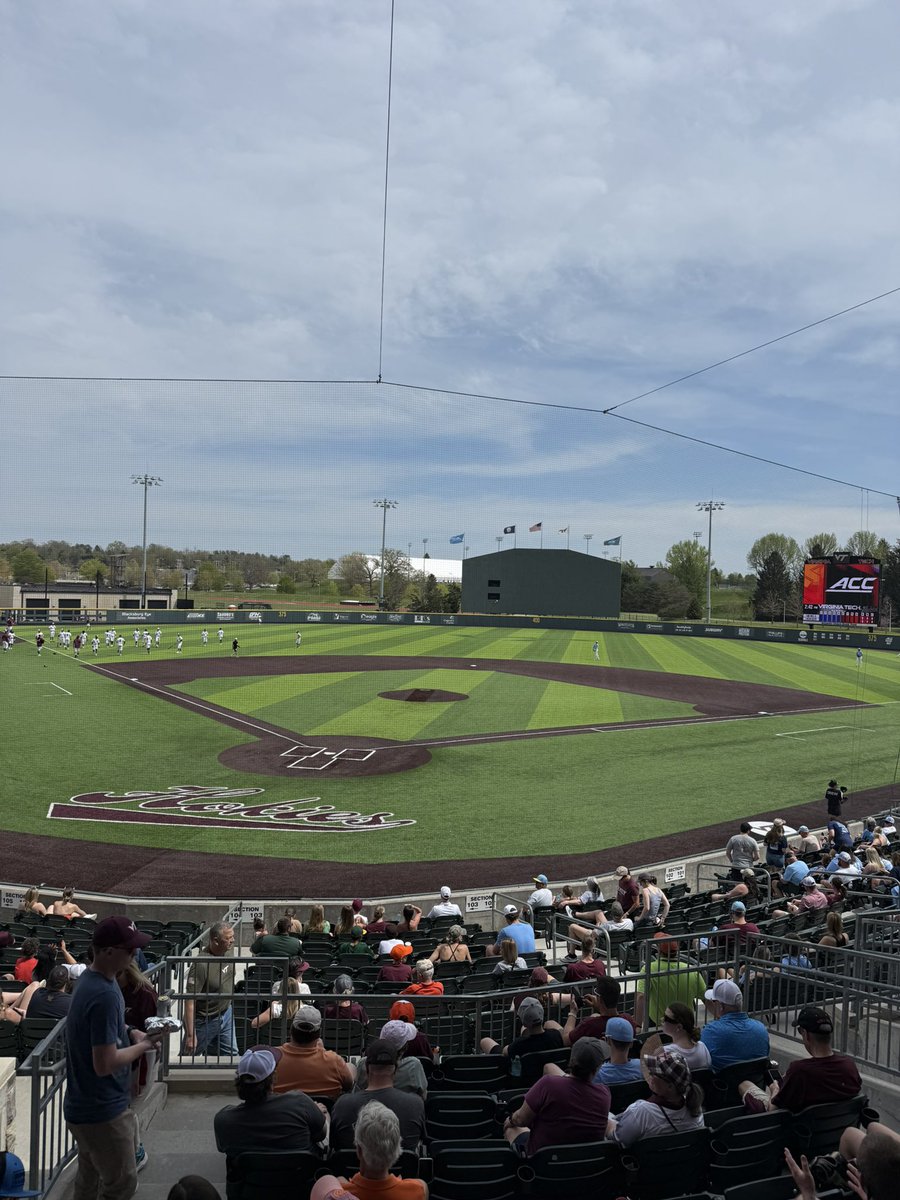 cartersdad15's tweet photo. It not the Bosh but it still Carolina baseball https://t.co/Z4qQATipWU