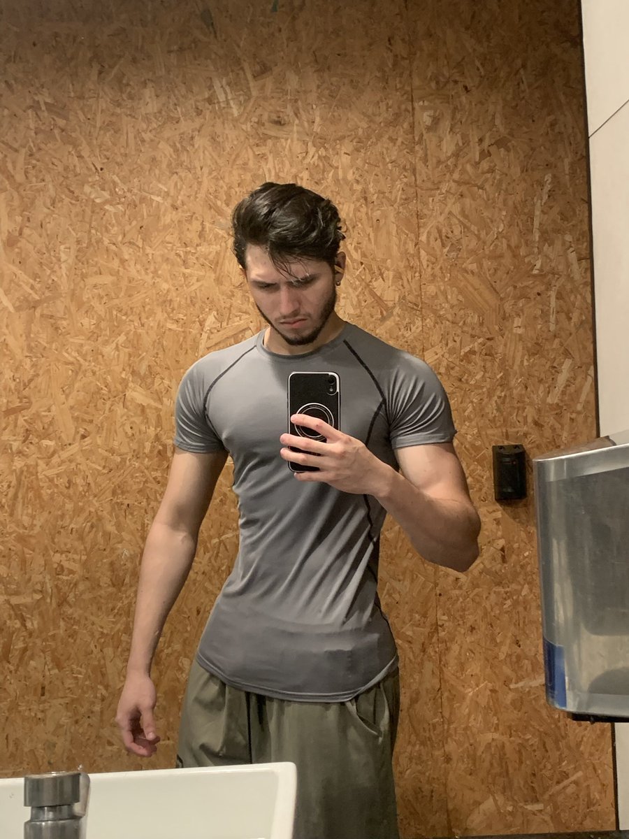 vinyhribeiro_'s tweet photo. A todo vapor🔋🥵 https://t.co/1ZTWeFTMfV