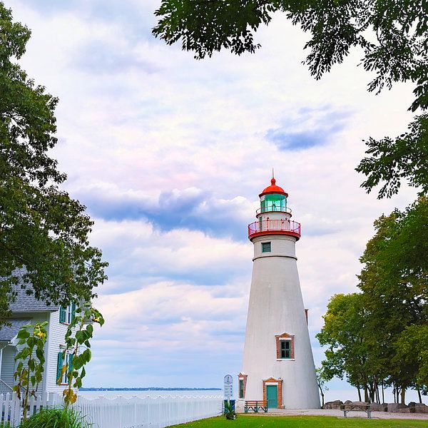 campyphotos's tweet photo. Calling all Midwest adventurers and lighthouse enthusiasts! π Help me hit 1,000 visits on this stunning image. Your support makes a differenceβlet's shine a light together! πΊοΈποΈ #LighthouseLove #MidwestMagic #MarbleheadLighthouse Just click the link: https://t.co/4DYZg3e1w4 Tx! https://t.co/HdUu7DjbCL
