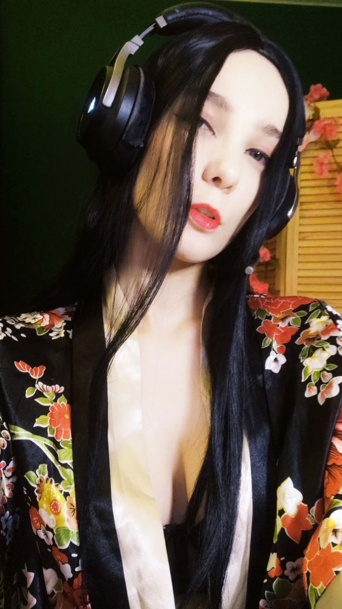 Missing you at my live show <a href="/Stripchat/">Stripchat.com 📸 🎥</a> 😍. Drop in 👉 stripchat.com/OnePieceOfMe/f… #stripchat #stripchatlive