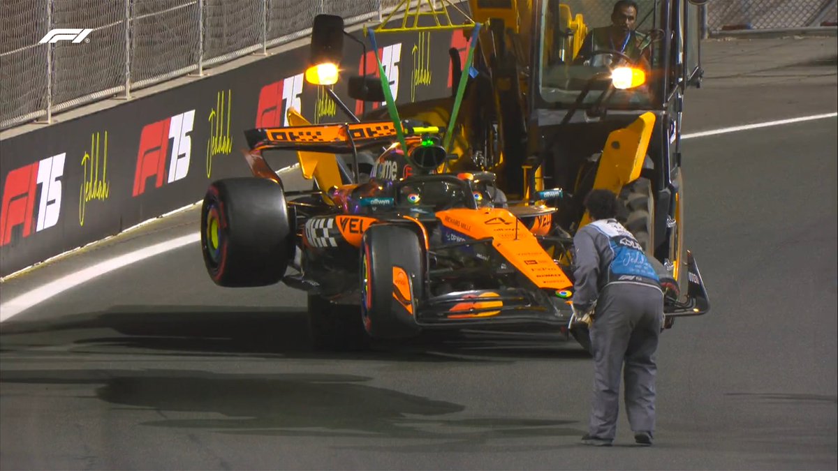 Santiencasa's tweet photo. 📸 Por esta razón Landó Norris saldrá del puesto 10 en la parrilla del GPARABIA en Saudí ya que se estrelló contra el muro al salir de la curva 4 #F1 #SaudiArabianGP https://t.co/JjvyG0vjAh