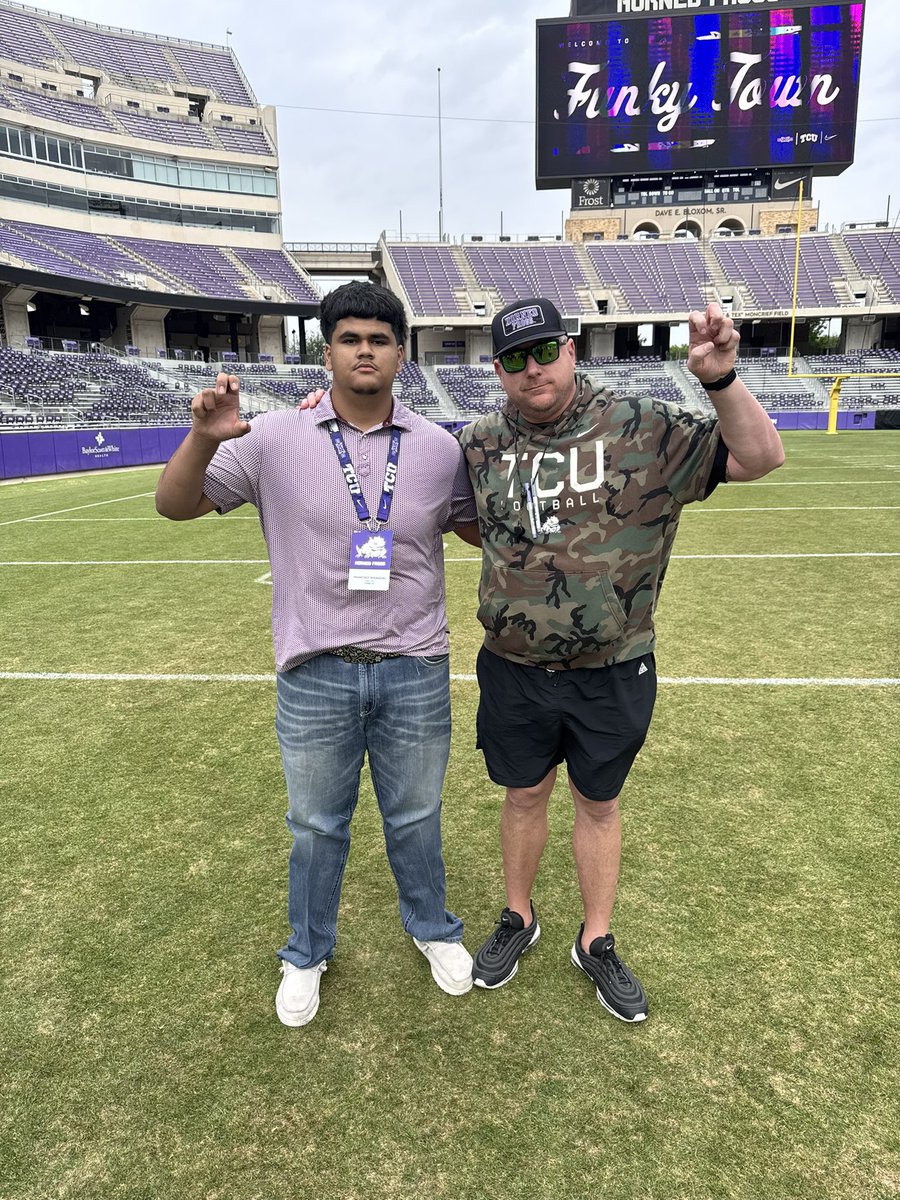 Francisco_Rdz79's tweet image. Thank you @TCUFootball for having me at y’all’s spring ball, and a big thanks to @BGChrisOwens for the invitation @CoachRickerOL
@castillo_ac @CoachCoryBrown @CoachSGonzo