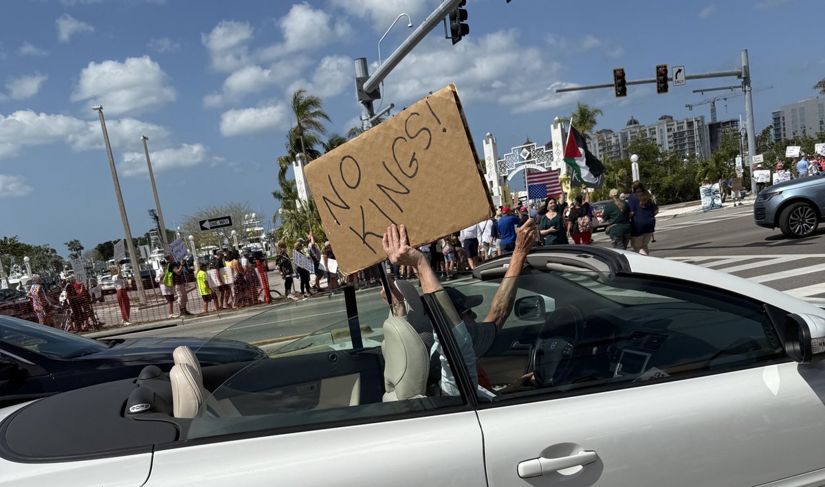 JWillaRance's tweet photo. Sarasota Protest 4/19/25 #HandsOff #NoKings #50501protest 
Bigger than 4/5! 👏 So much support from the road, MASSIVE turnout and a march across the Ringling Causeway. 🇺🇸 Saw a bunch of “Republicans Against Trump” signs too. 

This is what democracy looks like ✊ https://t.co/27NtP7poWI