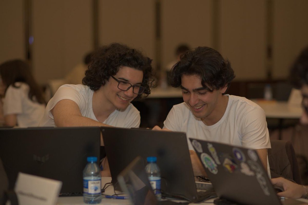 Hasan USLU 🇹🇷 (@drhasanuslu) on Twitter photo Bakü'de gerçekleştirdiğimiz EDUHACK2025 Hackhathonumuzda yarışan takımları ziyaret ederek yaptıkları yazılımlar üzerinde istişare ettik. 
Geleceğimiz Gençlerimizden oluşan Tüm takımlara başarılar diliyorum.
#Eduhack2025
#NÖHÜ
#Niğde Bakü'de gerçekleştirdiğimiz EDUHACK2025 Hackhathonumuzda yarışan takımları ziyaret ederek yaptıkları yazılımlar üzerinde istişare ettik. 
Geleceğimiz Gençlerimizden oluşan Tüm takımlara başarılar diliyorum.
#Eduhack2025
#NÖHÜ
#Niğde