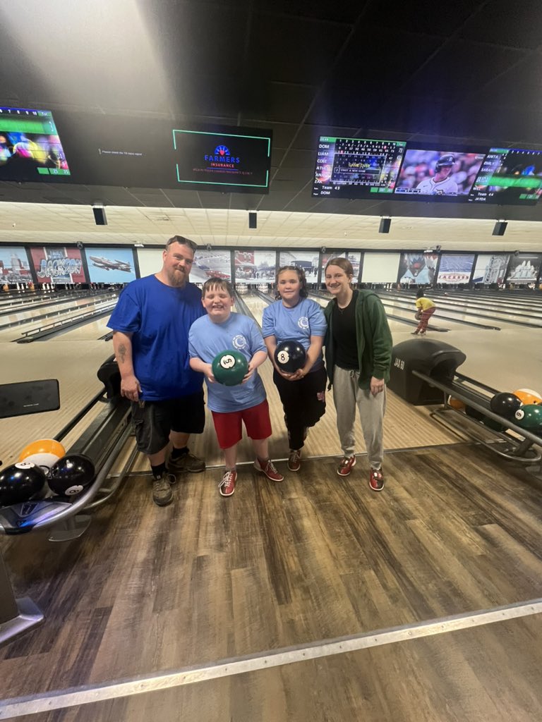TonyBBBS's tweet photo. Great afternoon at #JAX60 for our annual @BBBSJACKSONMI Youth Bowl for Kids' Sake Event. Thanks to our sponsors for helping to make all this fun happen. We appreciate all the Bigs Littles, & volunteers who attended. Consider being a Big to #DefendPotential of local children! https://t.co/VEMspNsEbn
