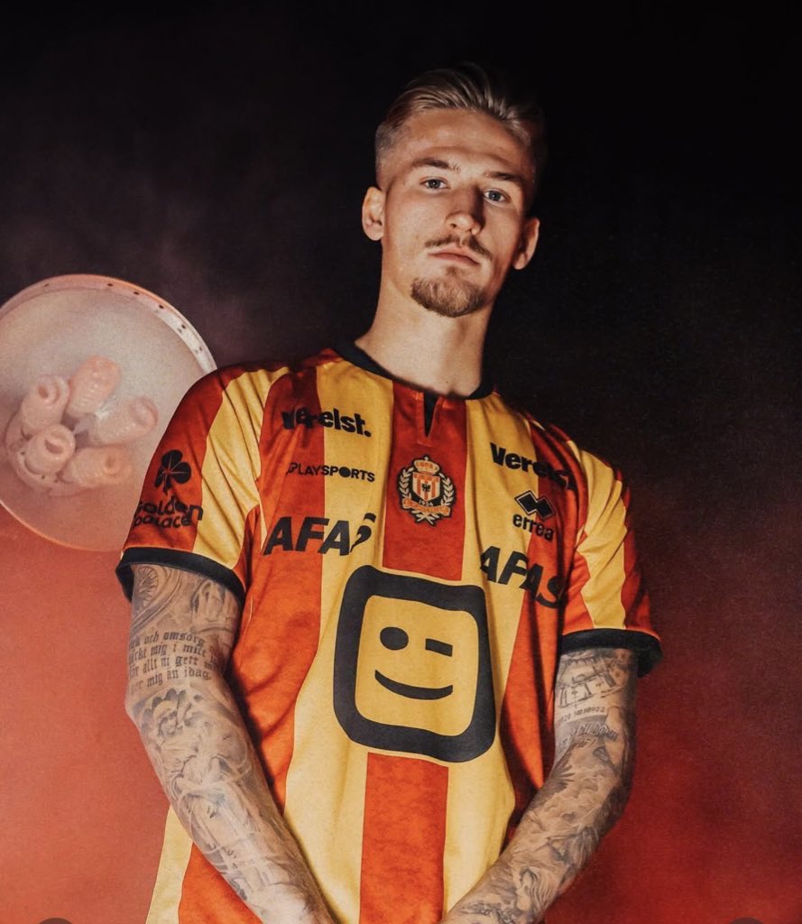talangkollen's tweet photo. Fredrik Hammar vs Charleroi:

- 90 min.
- 34/40 (85%) lyckade passningar.
- 0/1 lyckade långbollar.
- 1/1 lyckade dribblingar.
- 10/19 vunna dueller. 
- 3 brytningar. 

Dessutom hade Hammar bäst betyg på plan (7.3) av alla KV Mechelens spelare, enligt @sofascore. https://t.co/lubgy9OyCV
