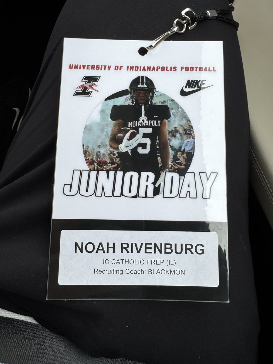 nrivenburg07's tweet image. Thank you @CoachBlackmon50 @KeeversChris for having me on the Junior Day Visit today
Go Hounds!
@UIndyFB @ICCPFootball @MattBowen41 @EDGYTIM @MDohertyICCP