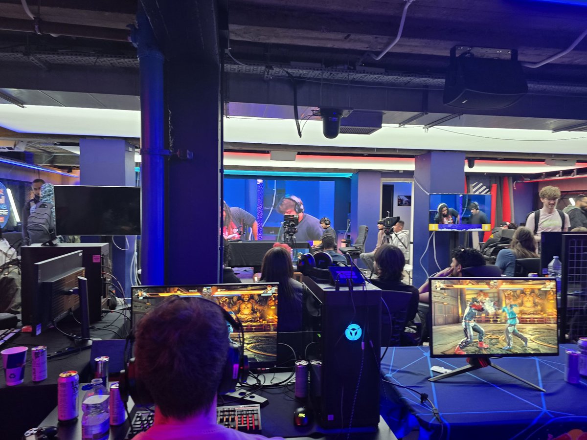 Roo Kang tweet media